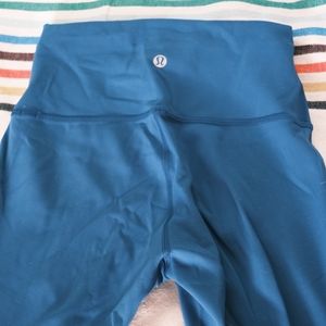 Lululemon sz 4 wunder train HR